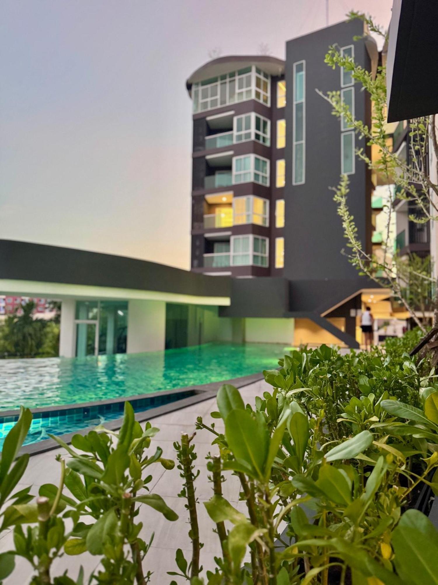 Luxury 2 Person Apartment in Heart of Phuket Ban Ket Ho Экстерьер фото